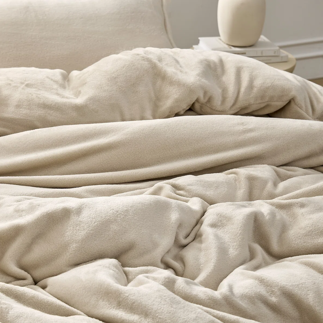 The DreamNest™ Ultra-Plush Oversized Weighted Comforter
