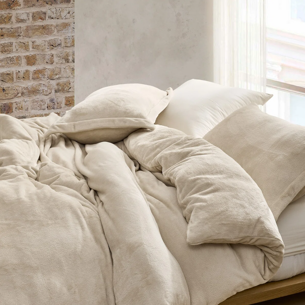 The DreamNest™ Ultra-Plush Oversized Weighted Comforter